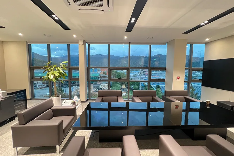 대구 상가유리썬팅 시공 세부 모습